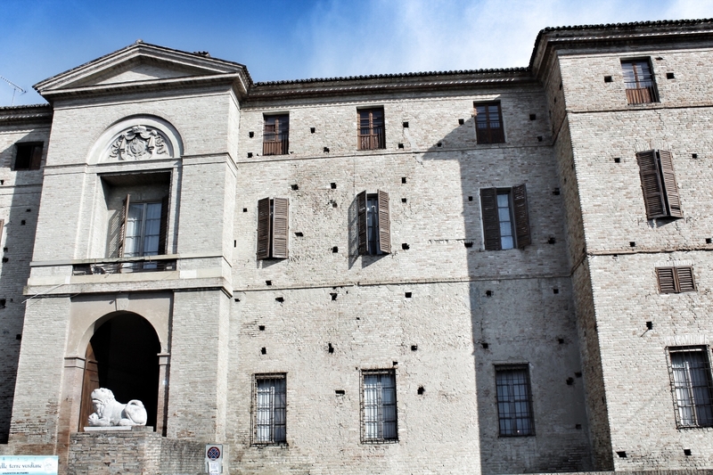 Rocca Meli Lupi esterno.jpg